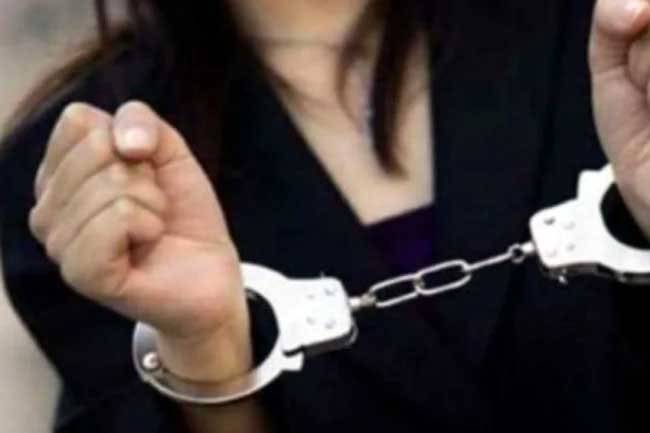  معروف اداکارہ کی 200 کروڑ بھتہ خوری کے کیس میں گرفتاری