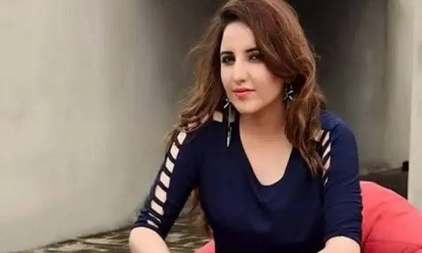 حریم شاہ کا ترکی کے بیوٹی سیلون میں مساج ۔۔ ویڈیو ز وائرل