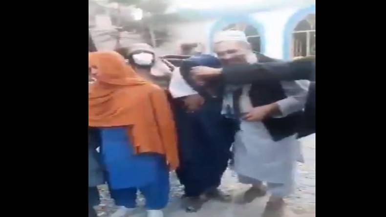 افغان عورتوں کےحقوق, نام نہاد احتجاجی ریلی سے3برقعہ پوش مرد گرفتار, ویڈیو وائرل