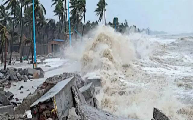 سمندری طوفان گلاب آج بھارت کے ساحل سے ٹکرائے گا