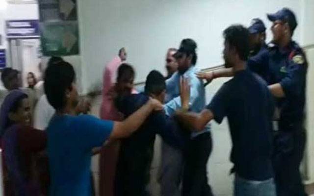 جنرل ہسپتال میں گارڈز کا لواحقین پر تشدد
