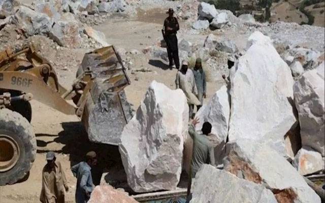 زلزلہ، ہرنائی تا سنجاوی روڈپہاڑگرنے سے بند ،کان میں 15 افراد پھنس گئے