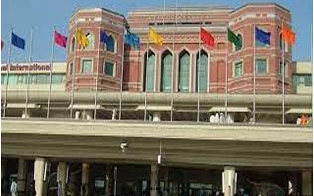طیارہ ہٹانے کے بعد ائیر پورٹ کو پرازوں کے لئے کھول دیا گیا