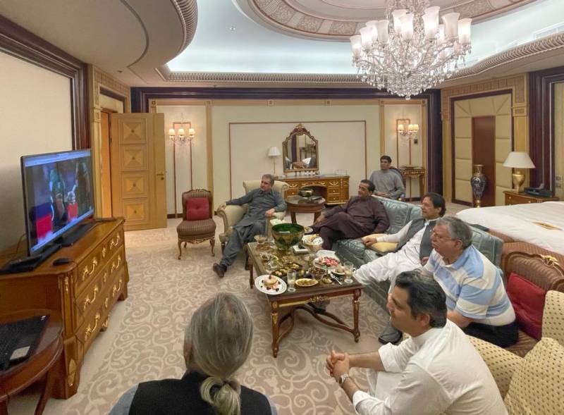 وزیراعظم کی تصاویر وائرل، قومی ٹیم کو مبارکباد