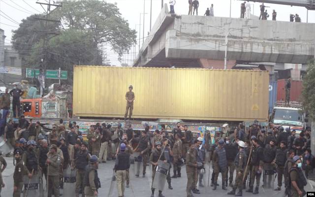 مذہبی تنظیم کا احتجاج جہلم پلپر دیوارں کی تعمیر شروع