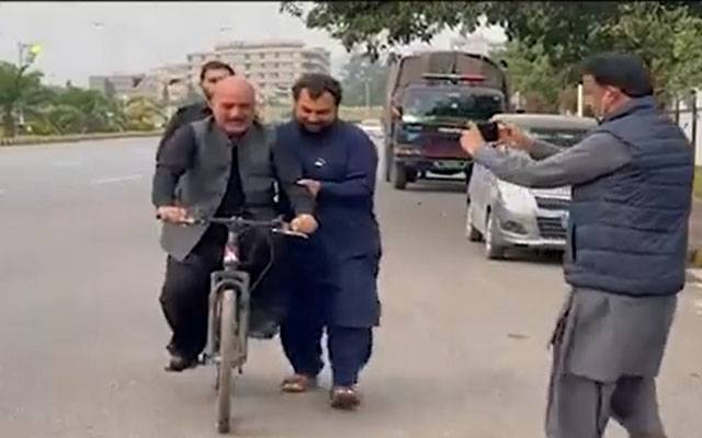 پٹرول مہنگا،سائیکل چلانا شروع کر دی