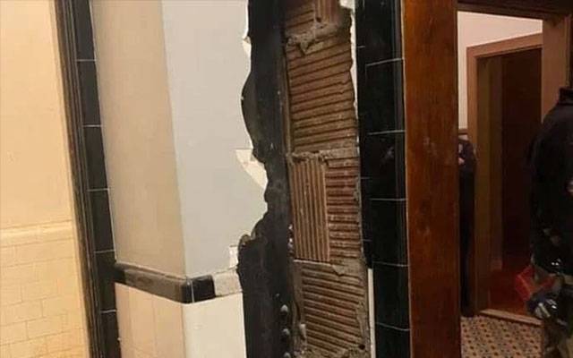 دیوار میں پھنسے ہوئے شخص کودو روز بعد نکال لیا گیا