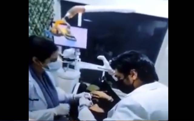 ڈاکٹر، مریض، معائنے، لائٹ، ہاتھ
