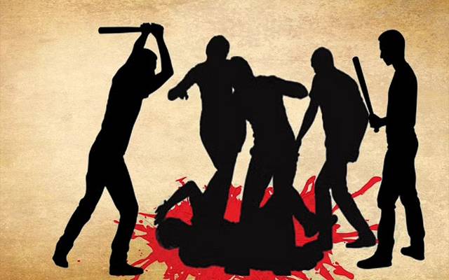 بیٹوں نے باپ کا سر قلم کردیا لاش سڑک پر پھینک دی