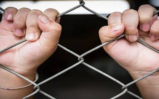 والدین ،سایہ ،بچوں، نعمت ،افسوسناک واقعہ، مصر ،  معمولی لڑائی، گھر ، اکیلا چھوڑ دیا، بھوک