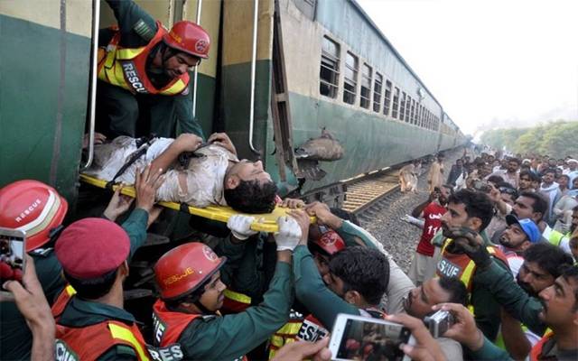بولانا ریلوے لائن پر دھماکہ متعدد متافر زخمی