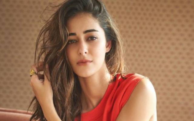 شاکون بترا، فلم گہرائیاں، دیپیکا پڈوکون، اننیا پانڈے ،