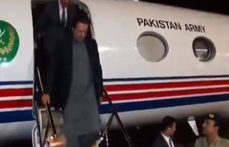 وزیراعظم ،عمران خان ،بیجنگ ،ائیرپورٹ 