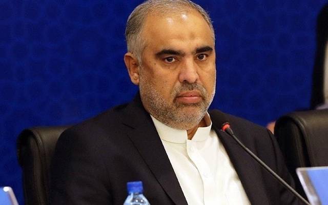 اسد قیصر، وضاحت
