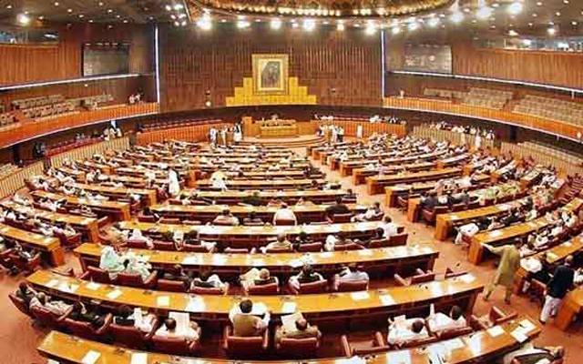  تحریک عدم اعتماد، قومی اسمبلی اجلاس میں شرکت کیلئےارکان پارلیمنٹ لاجز پہنچنا شروع