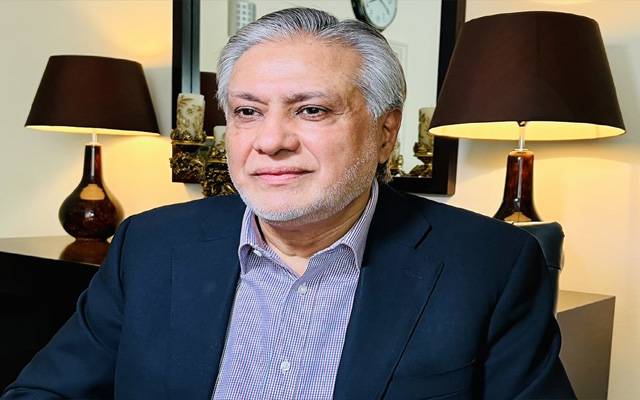 نوازشریف کے بعد اسحاق ڈار کو پاسپورٹ جاری