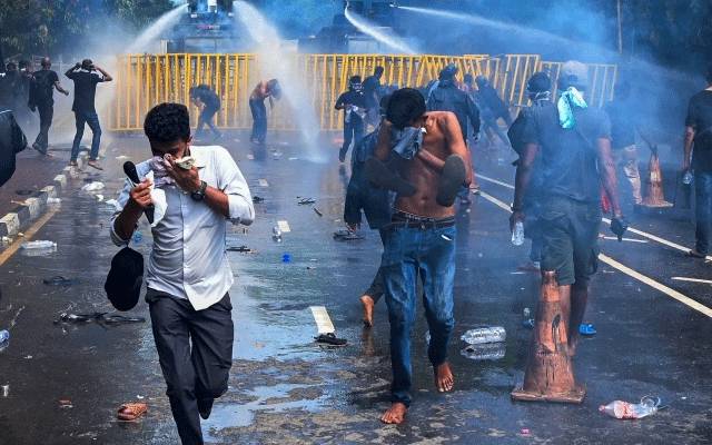  سری لنکا ،صدر کے استعفے کیلئے احتجاج ، ملک بھر میں ایمرجنسی نافذ