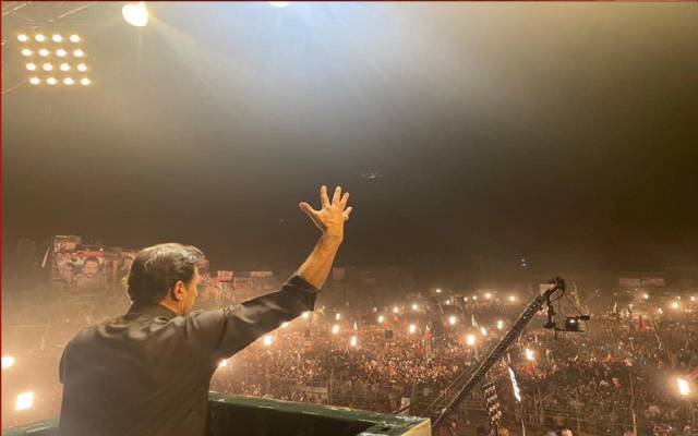 عمران خان، مسلمان، کسی کے سامنے نہیں جھکتا