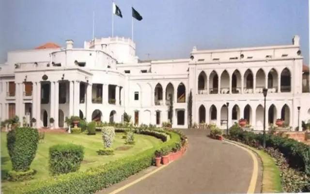 پنجاب حکومت  کو خطرہ۔ 47 اعلیٰ افسروں کے تبادلے