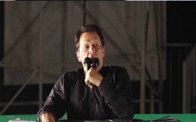 پاکستان تحریک انصاف، چیئرمین عمران خان، وزیراعظم کو ہٹایا، مٹھائیاں تقسیم ہوتی ہیں،