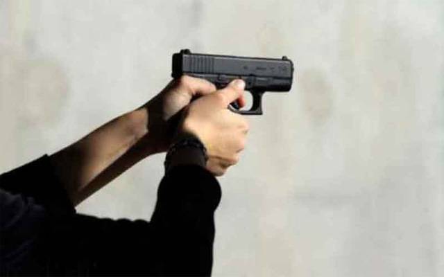  پی ٹی آئی رہنما کے گھر چھاپہ۔فائرنگ سے اہلکار شہید