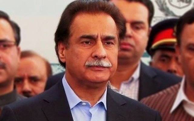 ایاز صادق ، آفر
