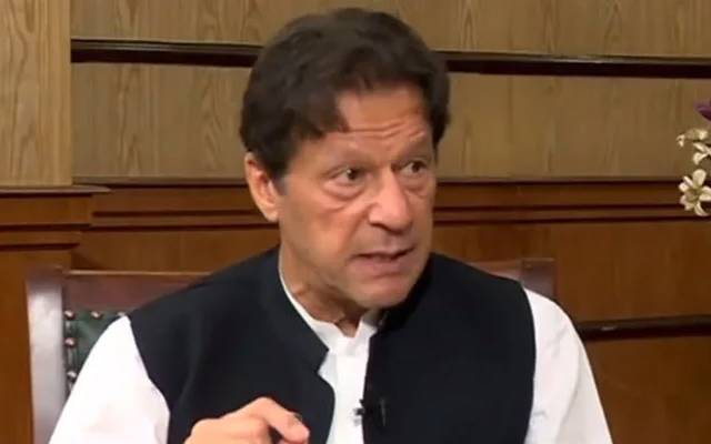 عمران خان مشکل میں 