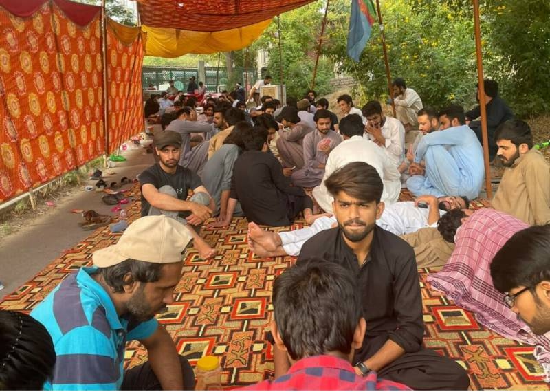 اسلام آباد:بین الاقوامی اسلامی یونی ورسٹی میں طلبہ کا احتجاج