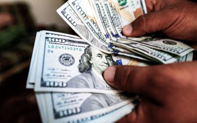 انٹربینک، اوپن مارکیٹ، ڈالر کی قدر میں بڑی کمی، 