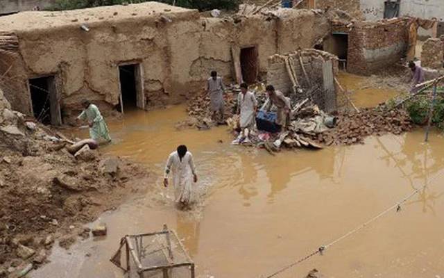 سیلاب متاثرین کی مدد ، طیارہ کراچی 