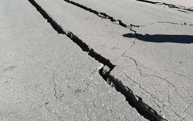 7.6  شدت , زلزلہ،عمارتوں , نقصان ،سڑکوں , دراڑیں, زلزلہ پیما مرکز