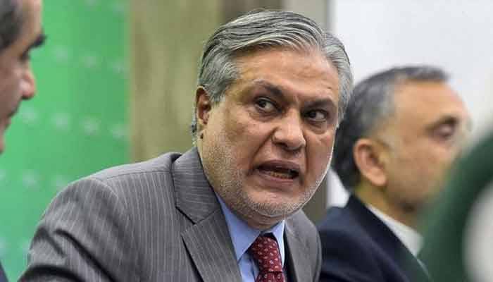اسحاق ڈار پاکستان آنے کیلئے گھر سے ائیرپورٹ روانہ