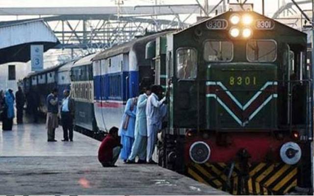 وزیر ریلوے خواجہ سعد رفیق، مرحلہ وار، کراچی، مسافر ٹرینیں بحال، فیصلہ ،