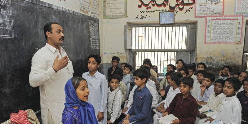 پنجاب کے 11 ہزار ایجوکیٹرز کی مستقلی، وزیراعلیٰ سے مذاکرات