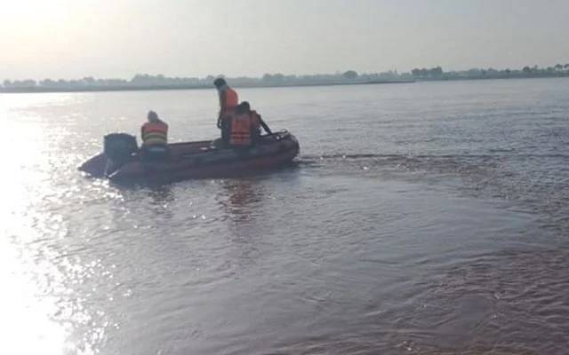 خیرپور ناتھن شاہ، سیلاب متاثرین، کشتی پانی میں پھنس گئی