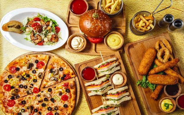فاسٹ فود کھانے سے آپ کس مشکل میں پڑ سکتے ہیں ؟ جانئے 
