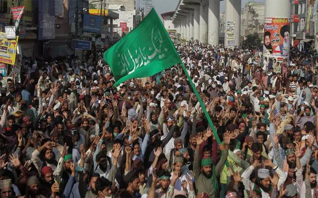  تحریک لبیک پاکستان کے جلوس پر وفاقی حکومت نے اہم قدم اٹھا لیا 