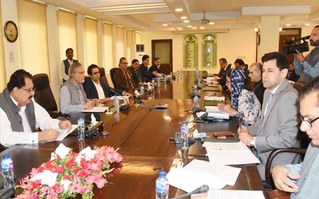 وزیر خزانہ اسحاق ڈار، برآمدی شعبوں، گیس اور بجلی، مسابقتی نرخوں، سٹیل ملز ملازمین، تنخواہوں، منظوری، 