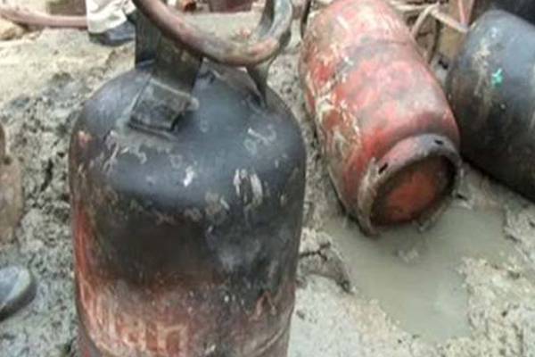 لاہور میں گیس ریفلنگ دکان میں سلنڈر دھماکہ