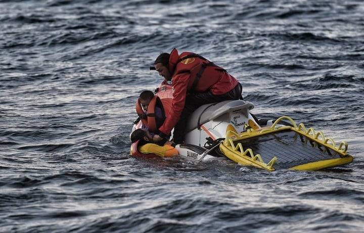 یونان کے ساحل پر تارکین وطن کی کشتی ڈوب گئی