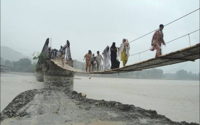 سوات، کالام بوڈی کمر، زیر تعمیر ، عارضی پل ٹوٹ گیا،