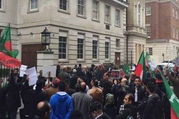   عمران خان پر قاتلانہ حملے کے خلاف لندن میں تحریک انصاف کے کارکنان کا احتجاجی مظاہرہ