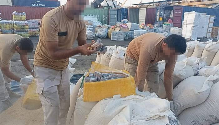 کراچی: متحدہ عرب امارات کے لیے بک کنٹینرز سے 3 لاکھ نشہ آور گولیاں برآمد