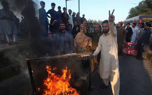 پاکستان تحریک انصاف, اسد عمر ,عمران خان, فیصل جاوید , شوکت خانم اسپتال 