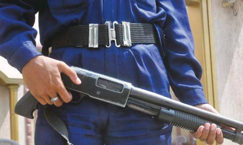 کراچی: تلخ کلامی پر سیکیورٹٰی گارڈ نے دوسرے گارڈ کو قتل کردیا