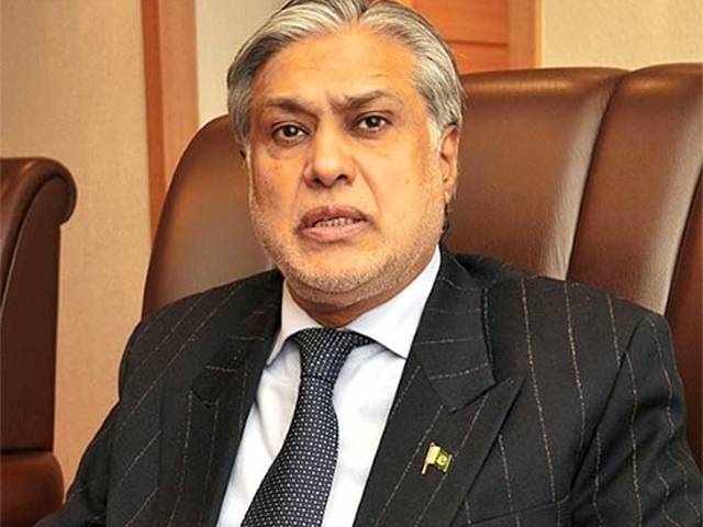 وزیر خزانہ اسحاق ڈار، ڈالر، آزاد، ملکی معیشت، بیڑہ غرق، ڈالر اور روپے، قدر میں توازن، 