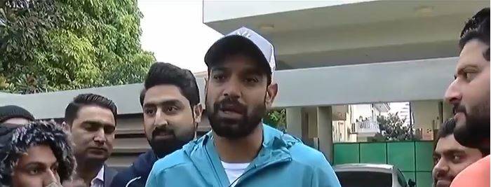 حارث رؤف کا گھر پہنچنے پر شاندار استقبال