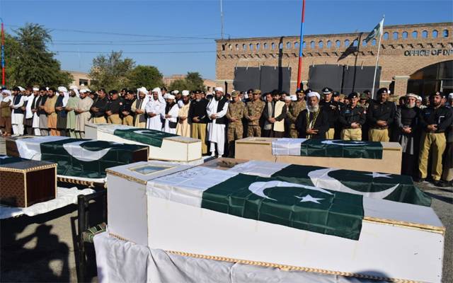 لکی مروت: دہشتگردوں کے حملے میں شہید اہلکاروں کی نمازِ جنازہ ادا کر دی گئی