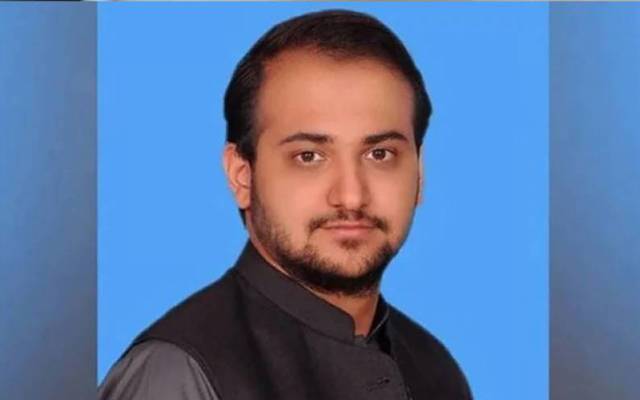 مسلم لیگ ق ، رہنما چودھری حسین الٰہی، عمران خان کیساتھ کھڑے تھے، ساتھ کھڑے ہیں،