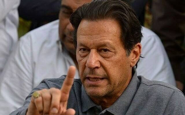 چیئرمین پاکستان تحریک انصاف عمران خان نے سینئیر پارٹی رہنماؤں کا اجلاس طلب کرلیا۔ پارٹی رہنما آج زمان پارک اجلاس میں شرکت کریں گے